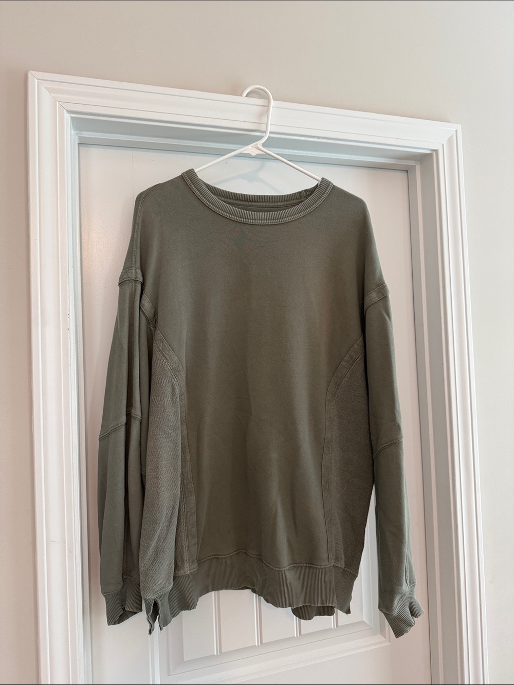 Women’s Oversized Crewneck Sweatshirt - Olive Green